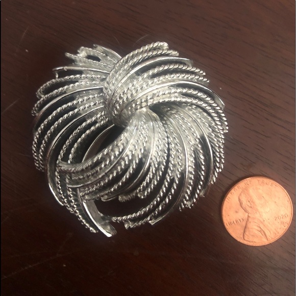 Vintage silver brooch - Picture 2 of 5